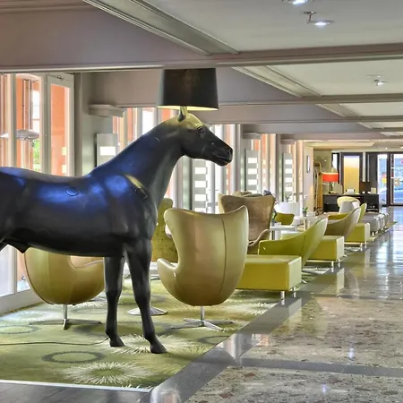 Plaza Hotel Capitole Toulouse - Anciennement Crowne Plaza 4* Тулуза