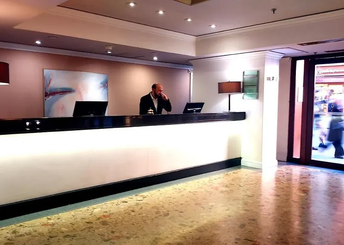 Plaza Hotel Capitole Toulouse - Anciennement Crowne Plaza 4* Тулуза